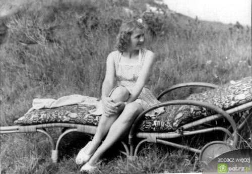 Eva Braun piersi - Sex [.jpg]
